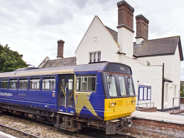 Train,Class 142,Pacer,DMU,Diesel Multiple Unit,Topsham
