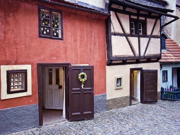Zlatá ulička,Zlata ulicka,Golden Lane,Hradčany,Hracany,Pražský Hrad,Prazsky Hrad,Prague Castle,Praha