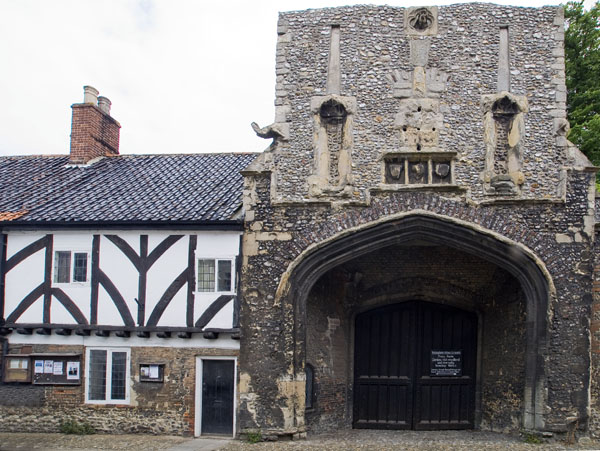Walsingham Abbey,Priory,Gateway