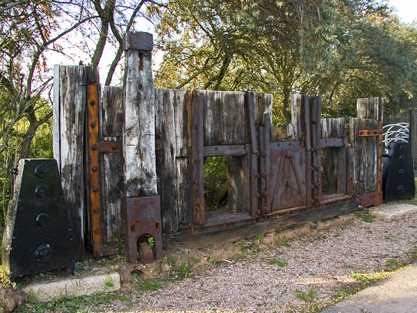 Gates,Turf Lock,Exeter Canal