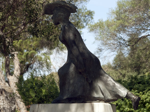 Molly Bloom,Alameda Gardens