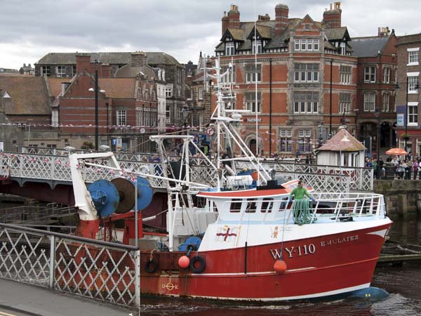 Emulate II,Swing Bridge,Whitby,Houses,Boat