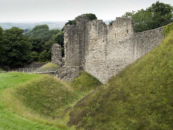 Gatehouse,Moat,Pickering Castle