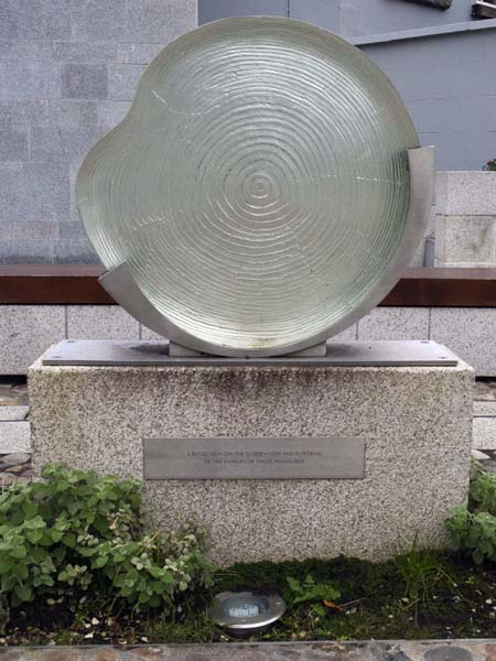 Reflection,Killian Schurmann,An Garda Síochána Memorial Garden,Dublin Castle,Sculpture
