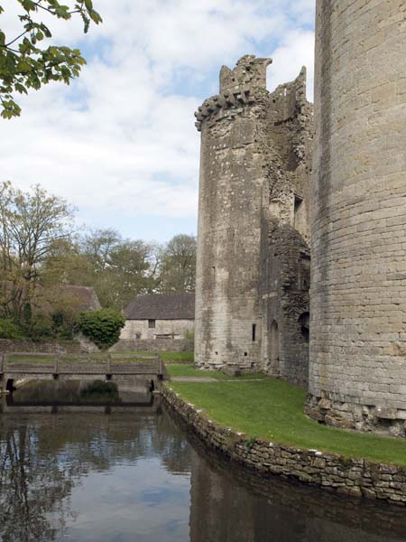 Nunney,Castle,Moat,Ruins