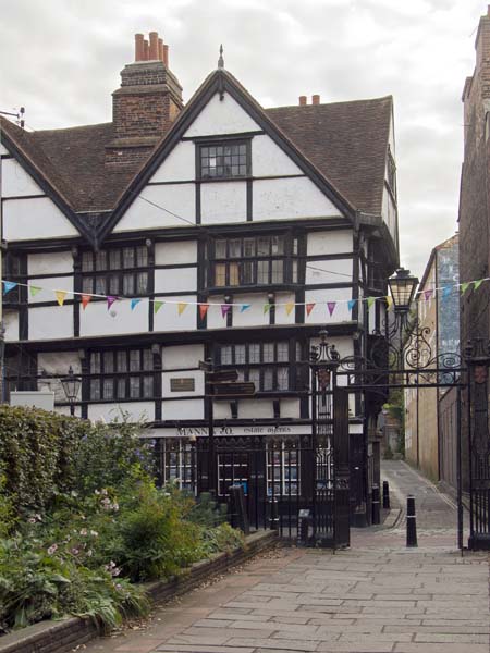 150 High Street,Rochester,Building,Shops