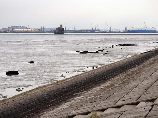 Sheerness,Grain Tower,Ship,River Medway