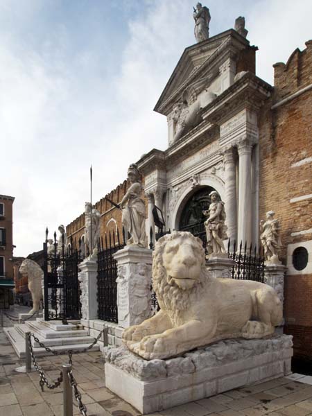Arsenale,Gate,Venice,Venezia,Statue,Sculpture,Lion