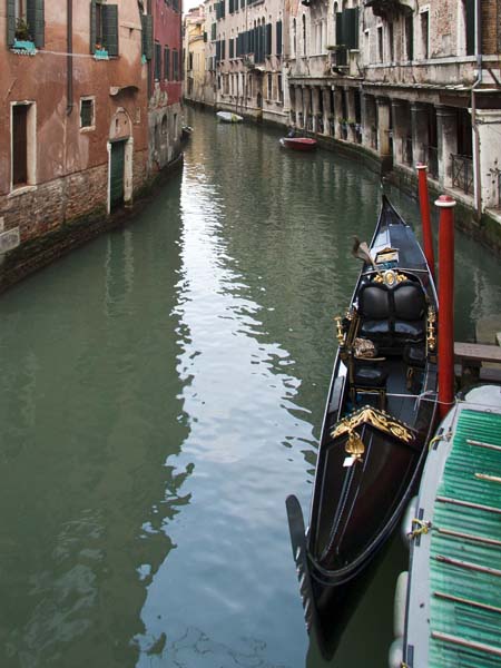 Rio dei Santi Apostoli,Venice,Venezia,Gondola,Boat,Canal
