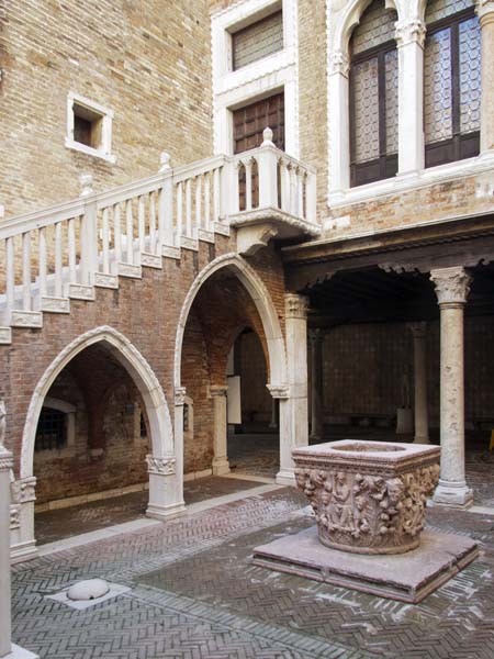 Ca' D'Oro,Grand Canal,Cannaregio,Venice,Venezia,Building,Stairs