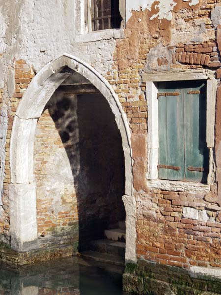 Calle Del Frutarol Detta De La Malvasia,Cannaregio,Venice,Venezia,Canal,Building,Arch
