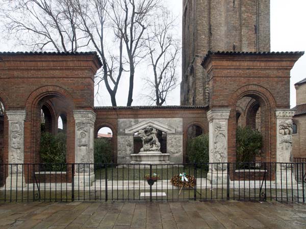 War,Memorial,Basilica dei Santi Maria e Donato,Murano,Venice,Lagoon