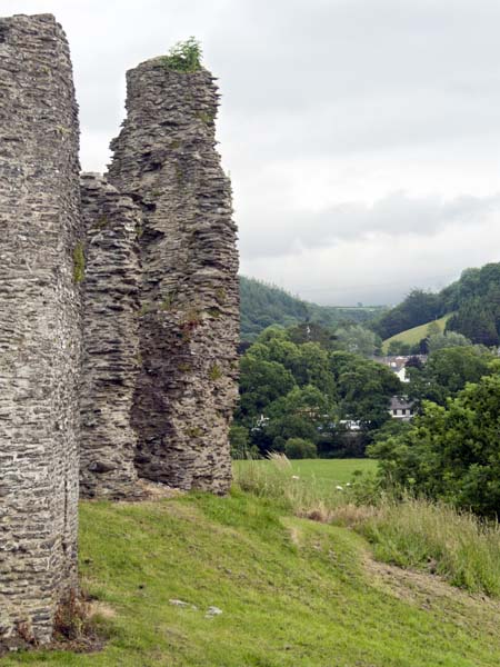 Newcastle Emlyn,Castellnewydd Emlyn,Castle,Walls