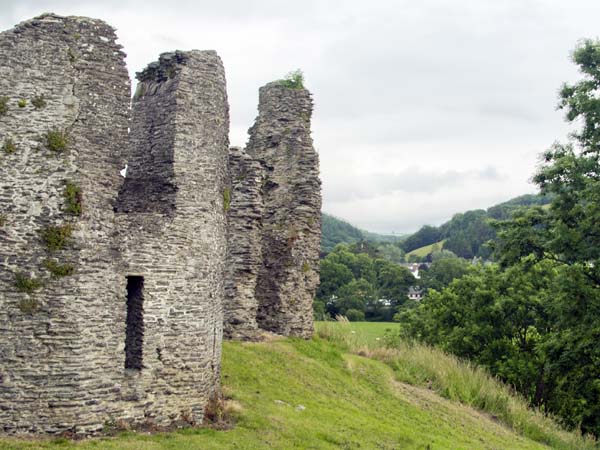 Newcastle Emlyn,Castellnewydd Emlyn,Castle,Walls