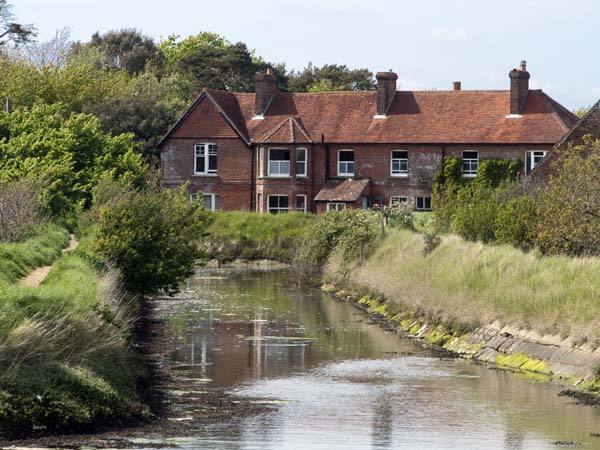 Creek Cottage,Keyhaven Lymington Nature Reserve