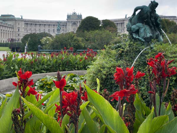 Neue Burg,Heldenplaz,Vienna,Wien,Statue