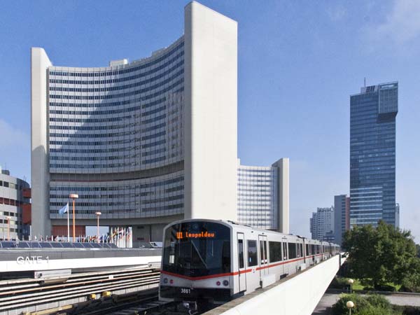 U-Bahn,3861,U1,Kaisermuehlen VIC Station,Buildings,Railway,Metro,Vienna International Centre,Train,Wien