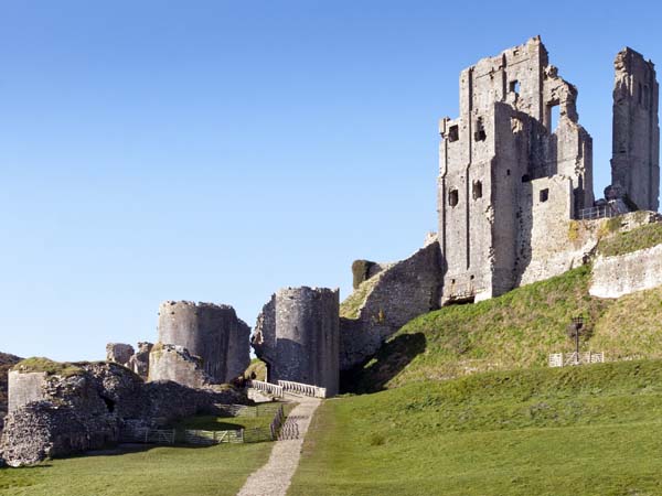 Corfe Castle,Ruin,National Trust,Keep