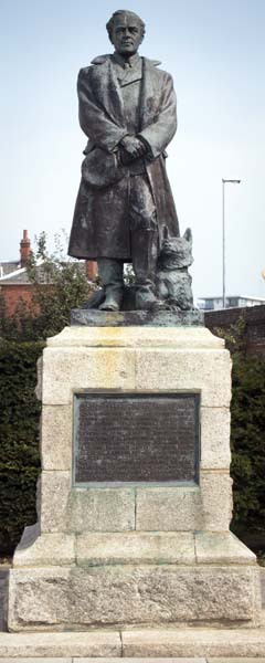 Robert Falcon Scott,Statue,Portsmouth Historic Dockyard