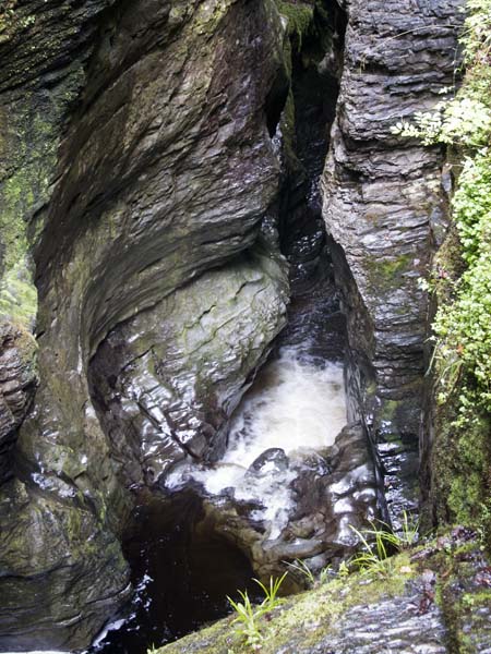 Devil's Punchbowl,Pontarfynach