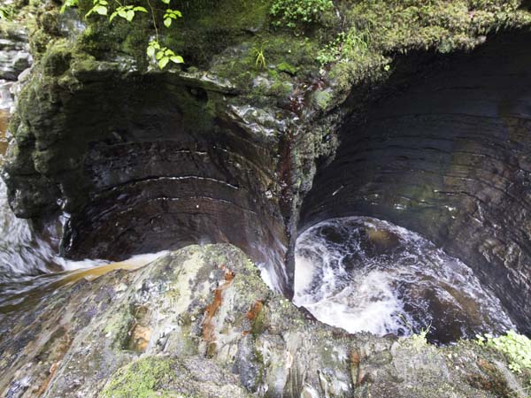 Devil's Punchbowl,Pontarfynach