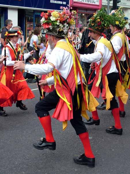 Knockhundred Shuttles,Wimborne Folk Festival,Procession,Floral Morris,Dancers