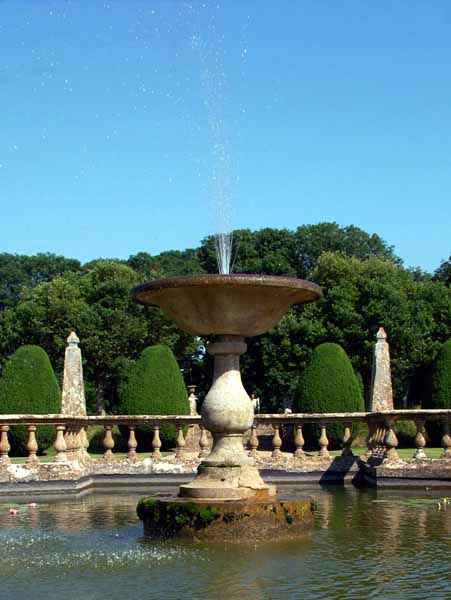 Montacute House,Fountain