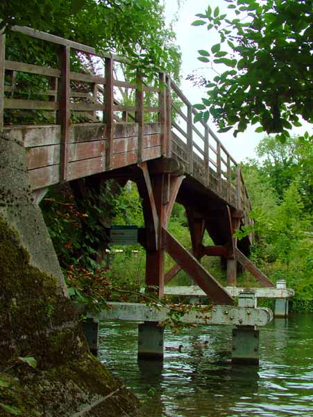 Hurley,River Thames,Bridge,Footbridge