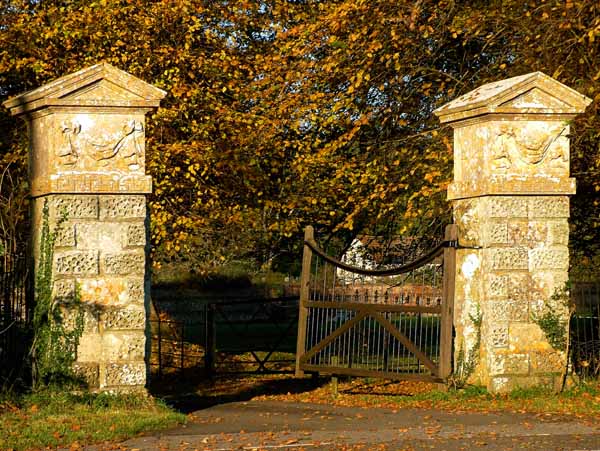 Tarrant Gunville,Gateway