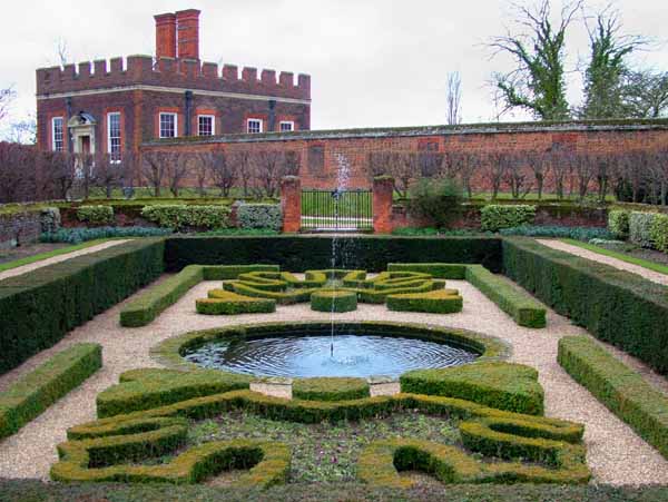 Hampton Court Palace,Garden,Pond
