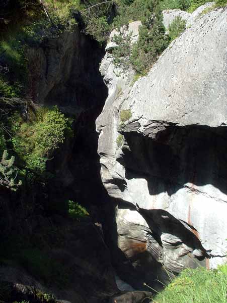 Trummelbach Falls,Trummelbachfalle,Trummelbachfaelle,Trümmelbachfälle,Rocks