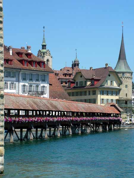 Luzern,Lucerne,Covered Bridge,Kapellbruecke,Kapellbrücke,Chapel