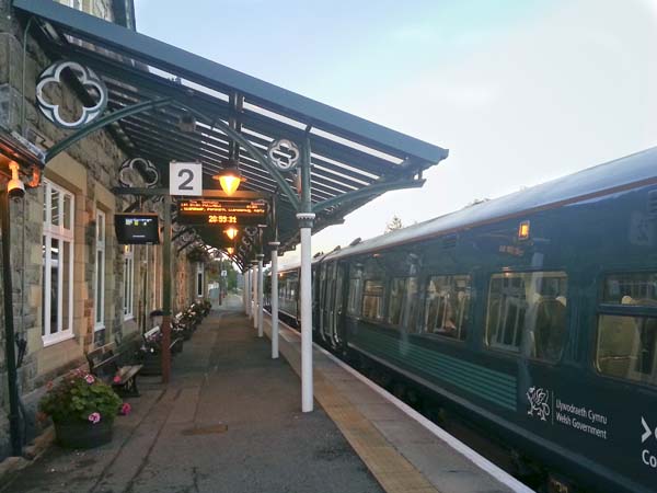 Class 158,Train,Machynlleth,Station,Railway,DMU
