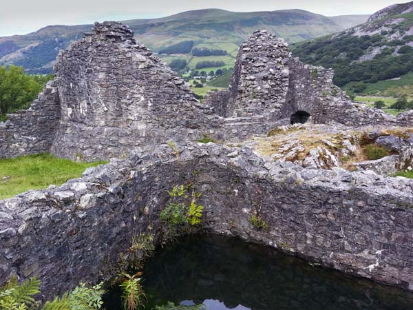 Well,Round Tower,Castell y Bere,Llanfihangel y Pennant,Castle
