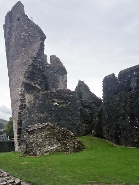 Leaning Tower,Caerphilly Castle