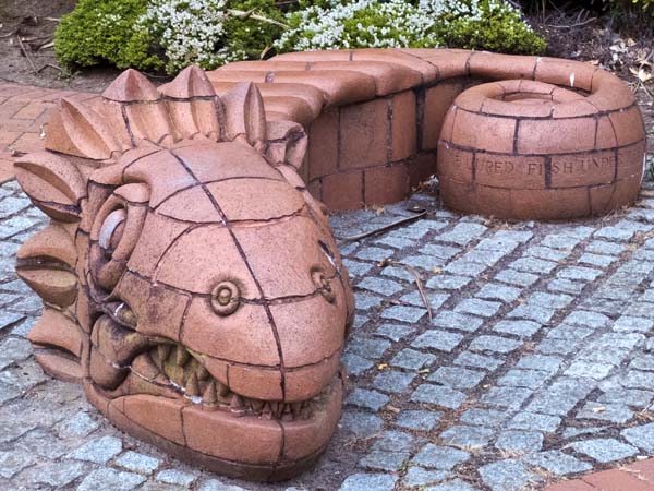 Beastie Bench,Gwen Heeney,Cardiff Bay