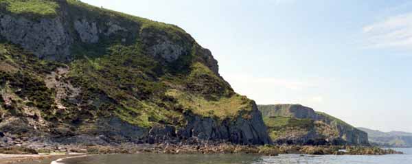 Pwll Gwaelod,Cliffs