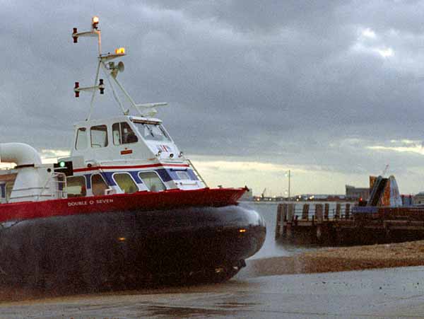 AP1-88 Hovercraft,Portsmouth