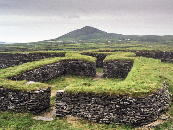 Cahersiveen,Cahirciveen,Cathair Saidhbhin,Cathair Saidhbhín,Leacanabuaile,Fort